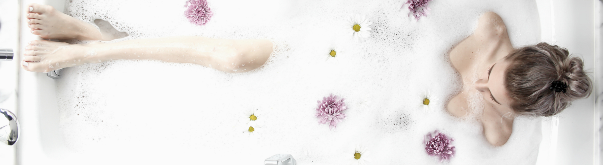 Spring-Approved Floral Soaks 🌸🌼